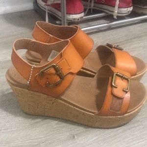 Skechers Luxe Foam Platform Wedge Suede Bow Sandals US size8